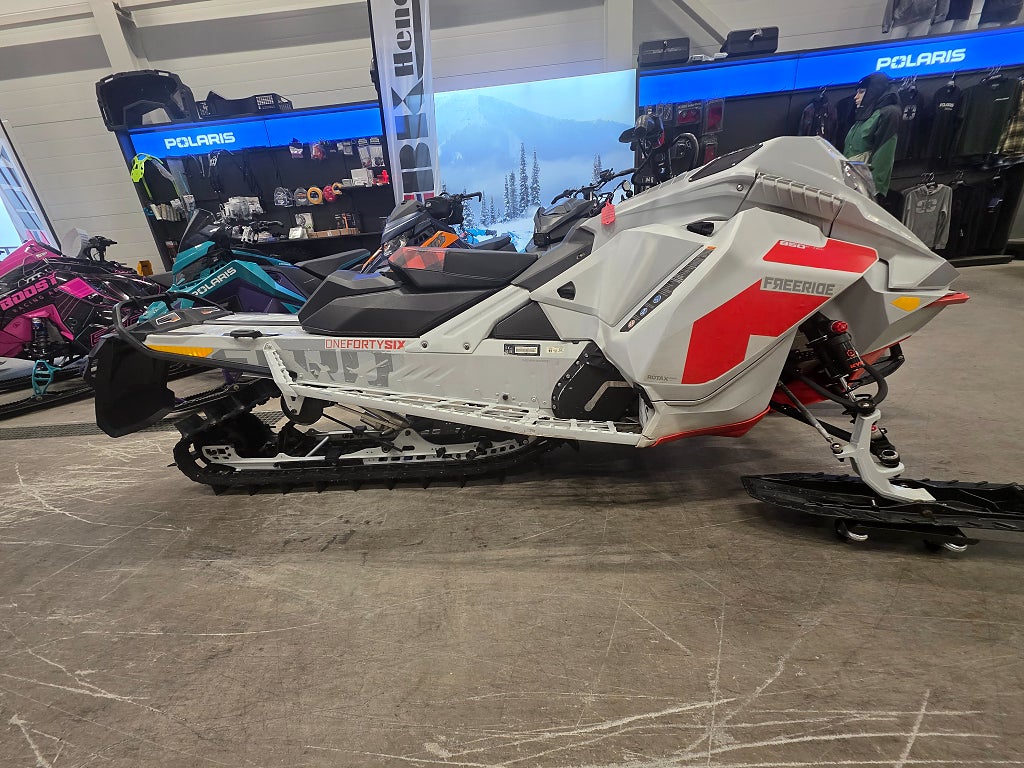 Ski-Doo Freeride 850 146" E-Tec Räntekampanj