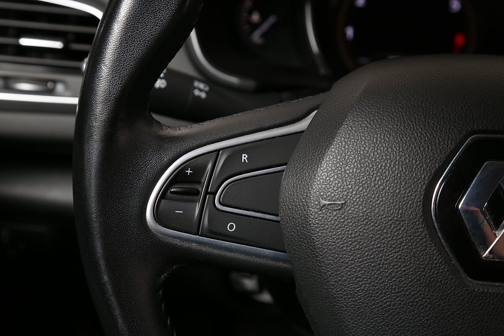 Renault Mégane 1,3 TCe 140hk Sport Tourer Navi Dragkrok 2019
