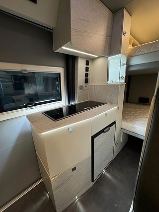 Husbil-halvintegrerad Robeta Ares 165HK 7 av 31