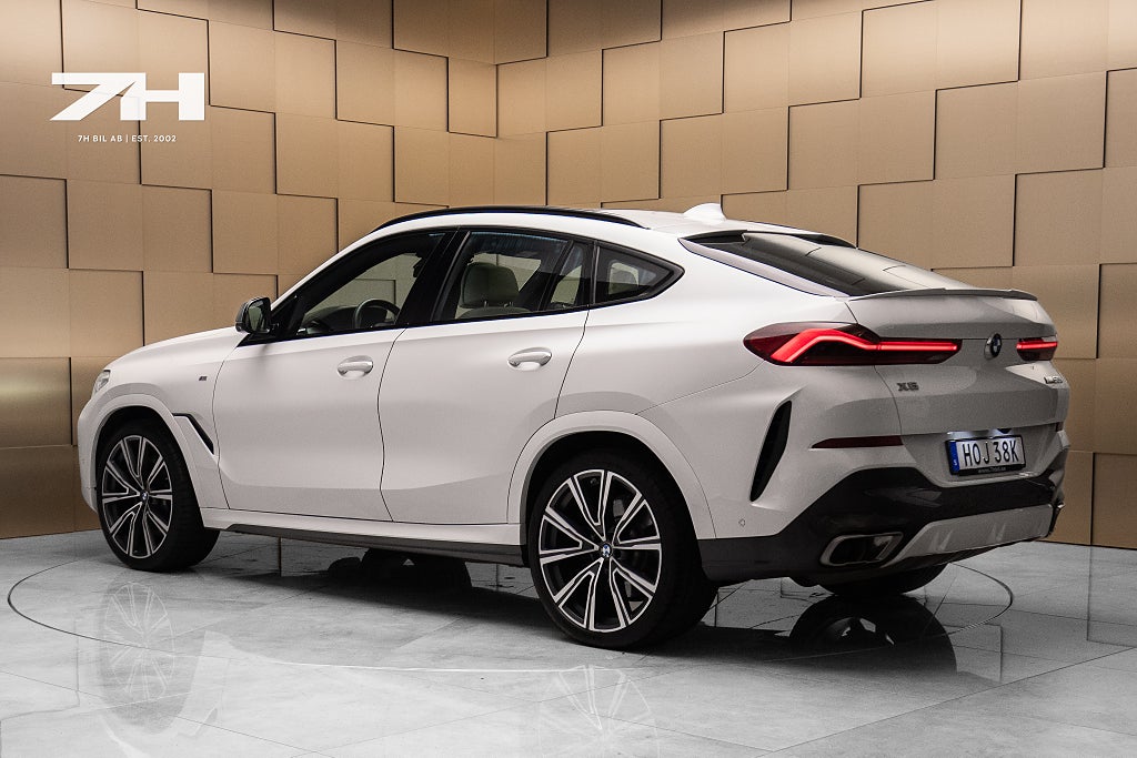 BMW X6 M50i V8 / Pano / Drag / B&W / HuD / Värmare / Night Vis