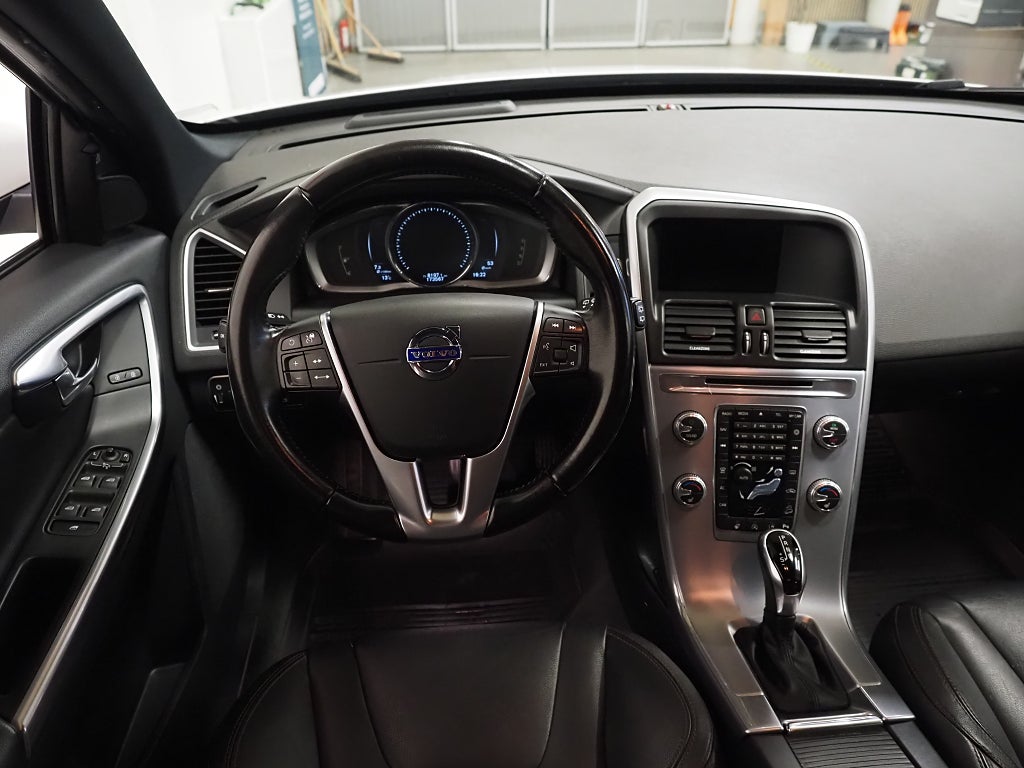 Volvo XC60 D4 190hk AWD Classic Summum | Drag | Kamera | Navi | 2017
