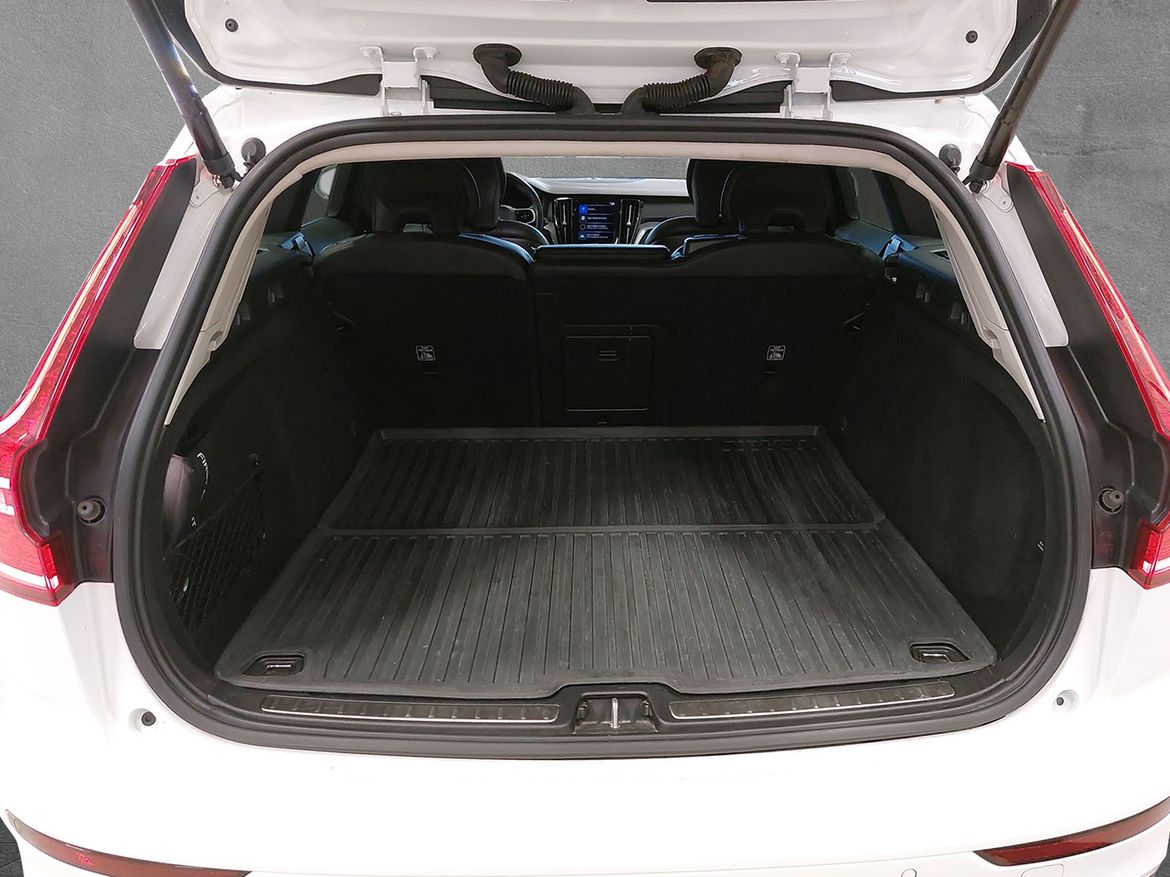 Volvo V60 D4 Momentum Advanced Edition 2021, bild 7/37