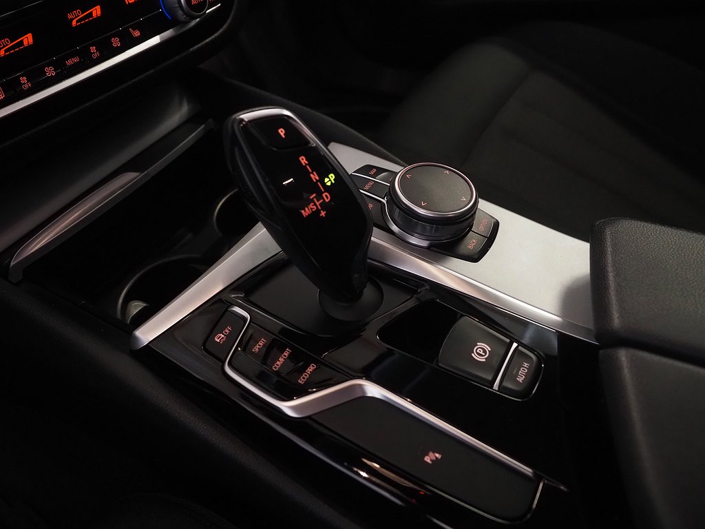BMW 520 d Touring 190hk Steptronic Backkamera Navi 2018