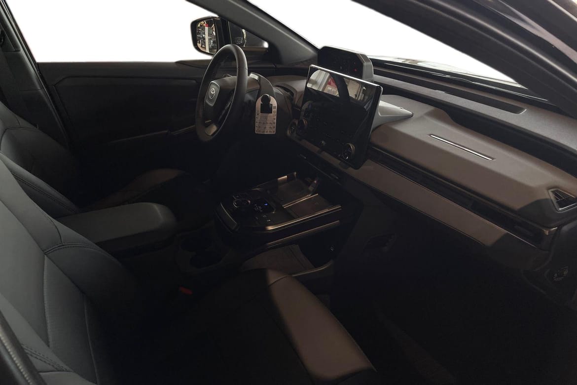 Toyota bZ4X Active Läderklädsel 2025, bild 7/45