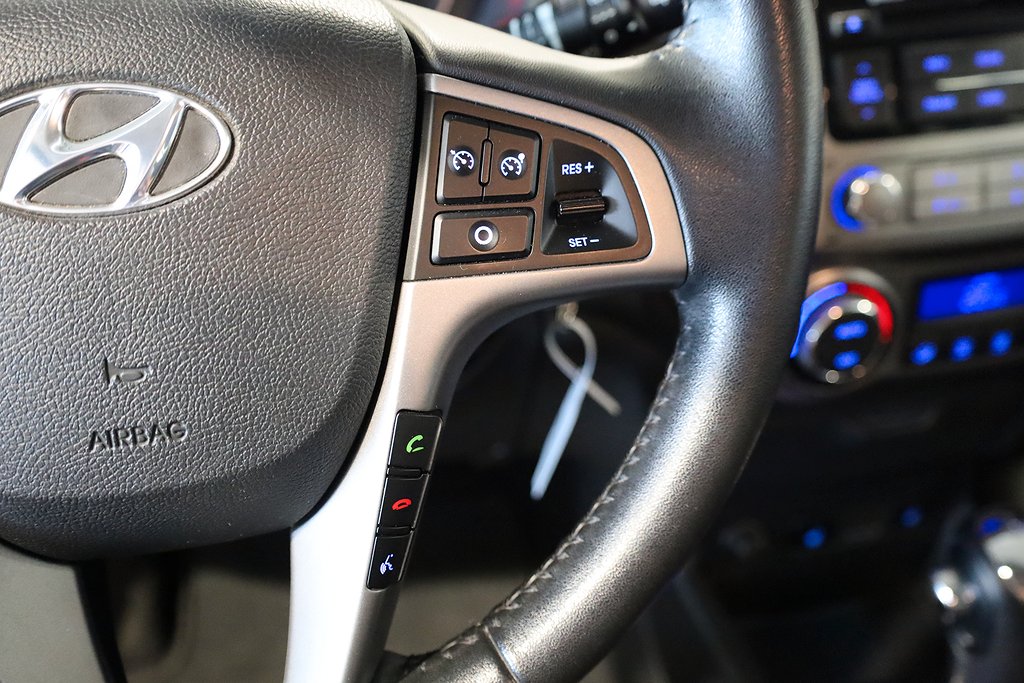 Hyundai i20 5-dörrar 1.4 Aut Premium PDC Blåtand 2014