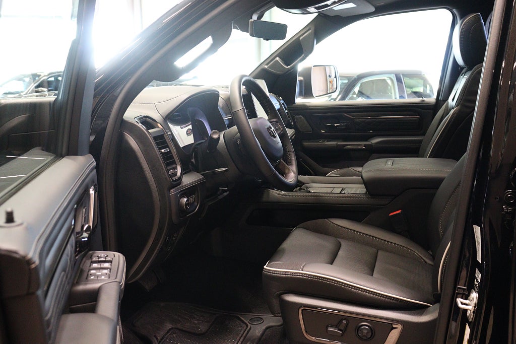 Dodge RAM 1500 Limited Night Rambox 540hk