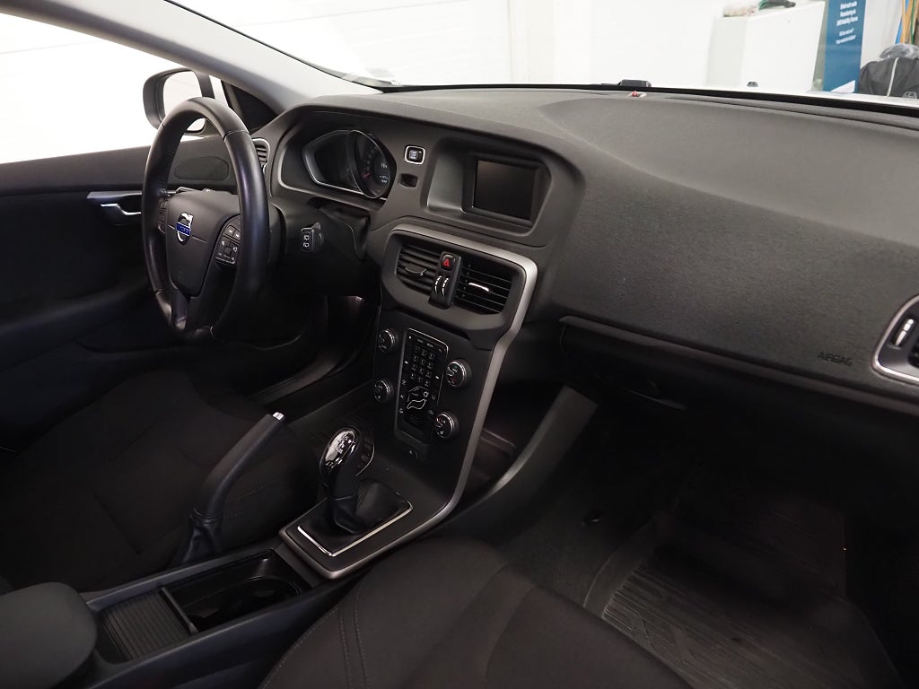 Volvo V40 T2 122hk Kinetic | Farthållare | Bluetooth | 2016