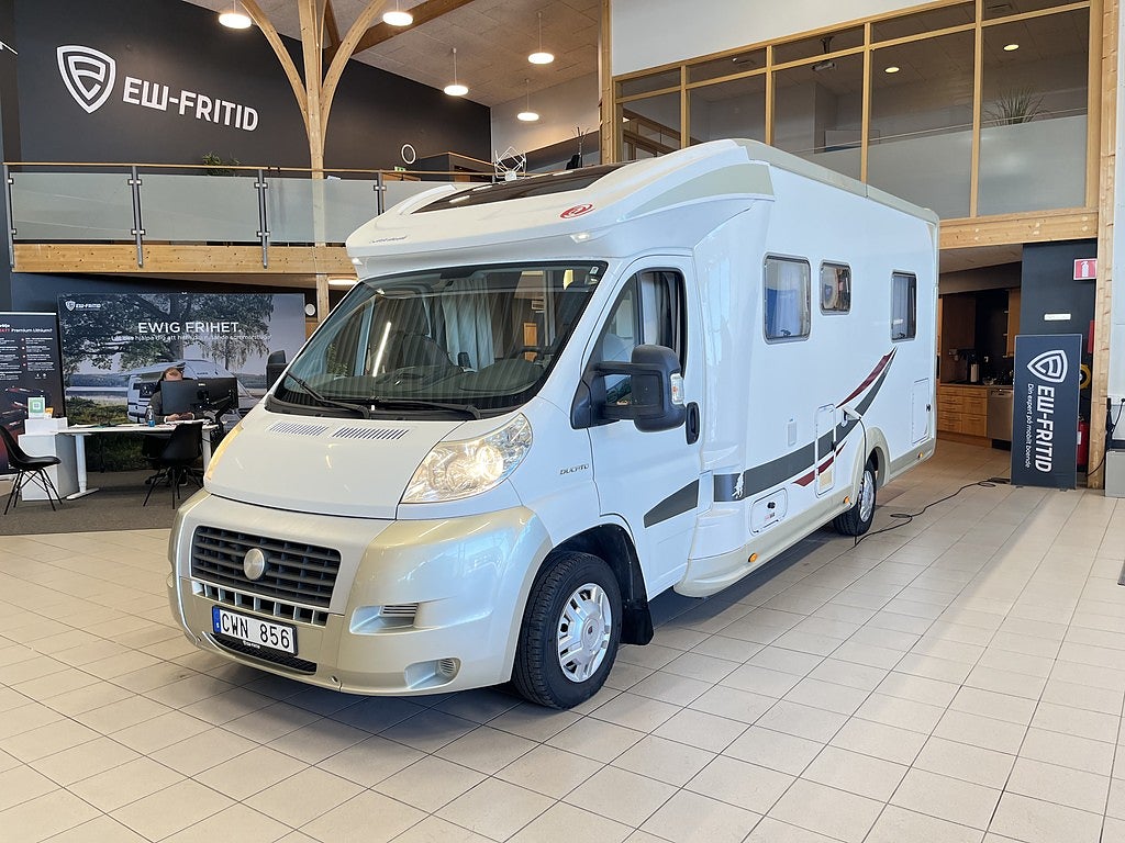 Eura Mobil TT 710 QB (AC+Ugn+Solcell+TRUMA+Queenbed)