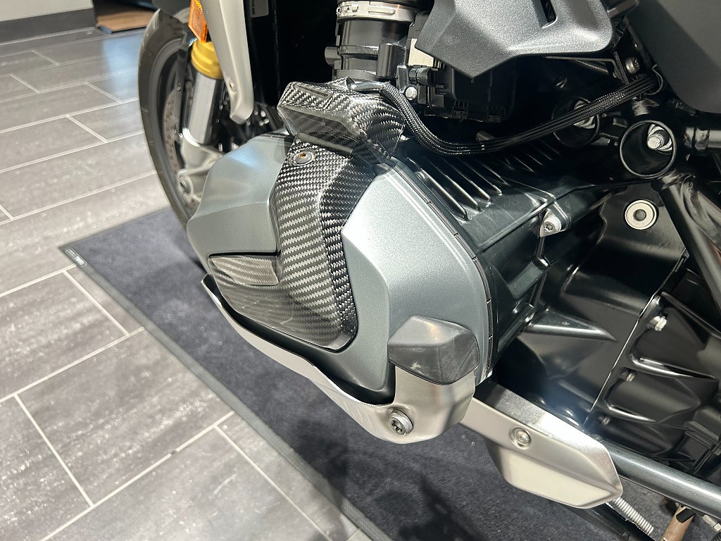 BMW R1250R Opt719/Akra/Kolfiber/Väskor/Hugger