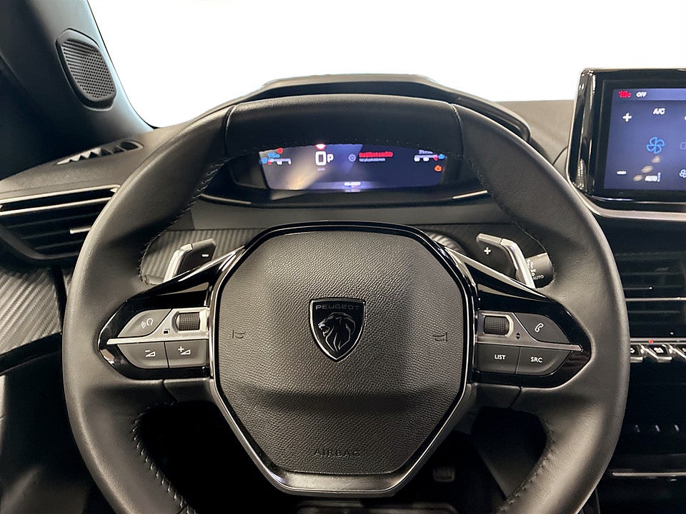 Bild på Peugeot 2008 Allure 1.2 PT 130hk B-KAMERA CARPLAY