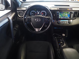 SUV Toyota RAV4 16 av 25
