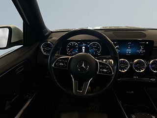 Mercedes-Benz GLB 200 d 4MATIC  7-sits S&V-hjul/Burmester/Kamera/Drag