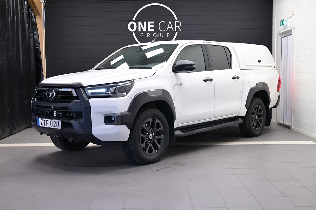 Toyota Hilux 2.8 4WD Invincible MOMS Värmare Diff JBL Kamera 204hk