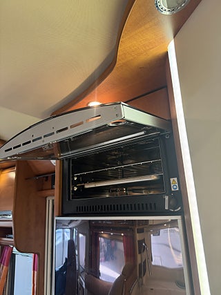 Husbil-integrerad Carthago CHIC E-LINE I 50 (3.0 180HK AUTOMAT) Långbädd, ALDE, 5-bältad! 10 av 22