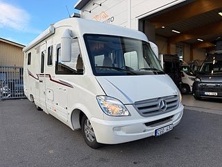 Husbil-integrerad Le Voyageur LX850 Mercedes (184HK AUT) Queensbed! ALDE! Hydrauliska stödben! 19 av 23