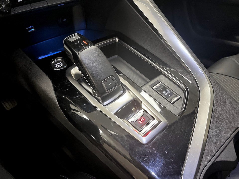 Bild på Peugeot 3008 Allure Pack 1.2 PT 130hk Aut - BACKKAMERA, KEYLESS