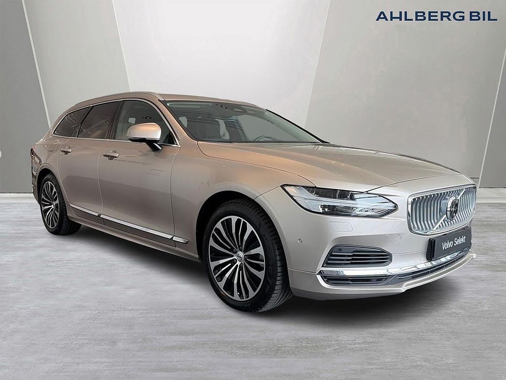Volvo V90 Recharge T6 Core Edition II. 360 kamera, Navi, Tonade ru...