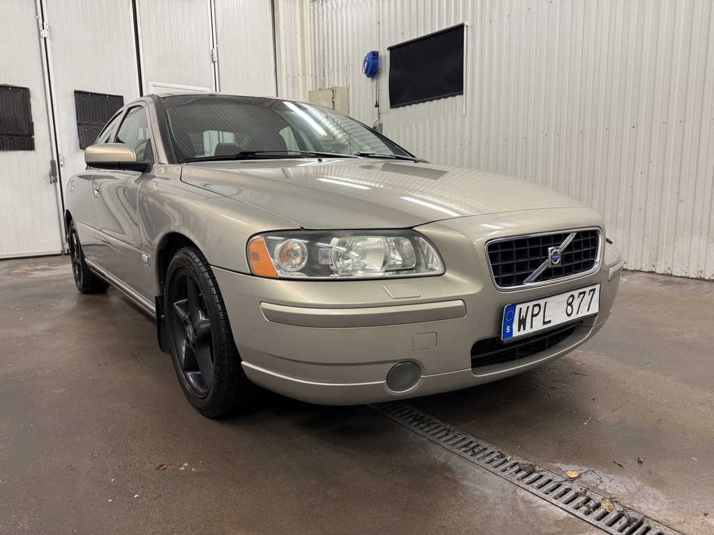 Volvo S60 2.5T Momentum 210Hk 2005, photo 3/51
