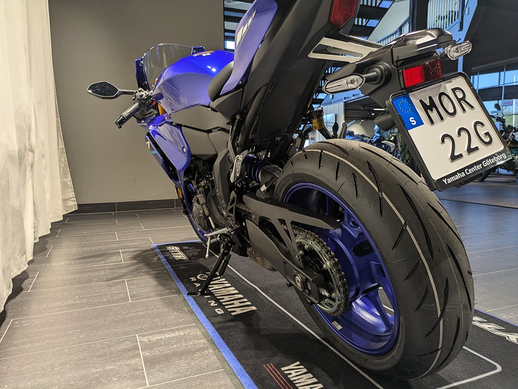 Yamaha YZF-R7 Icon Blue / Finns för beställning!