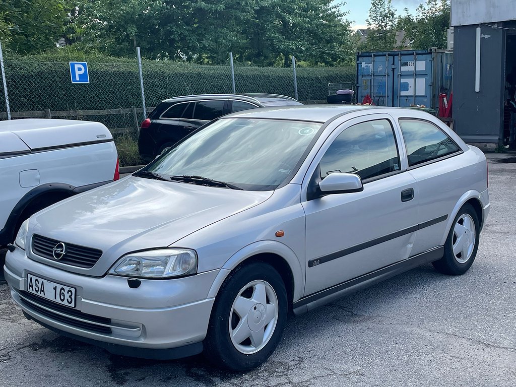 Opel Astra  1.6 Eco | 8900 mil | 