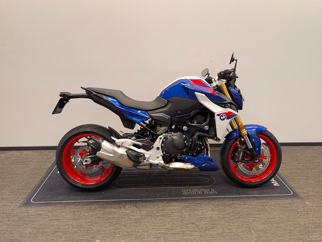 BMW F900R Style Sport Demo KAMPANJ Gear Shift Assistant och Värmehan