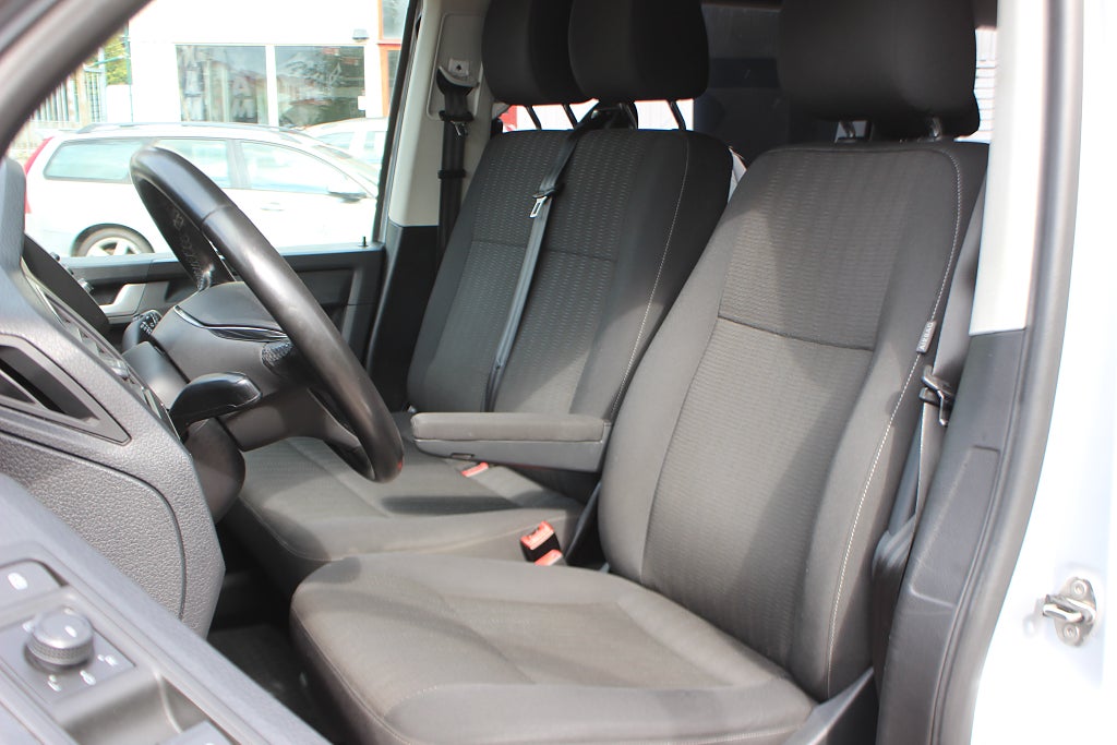 Volkswagen Caravelle 2016 - miniatyr 9