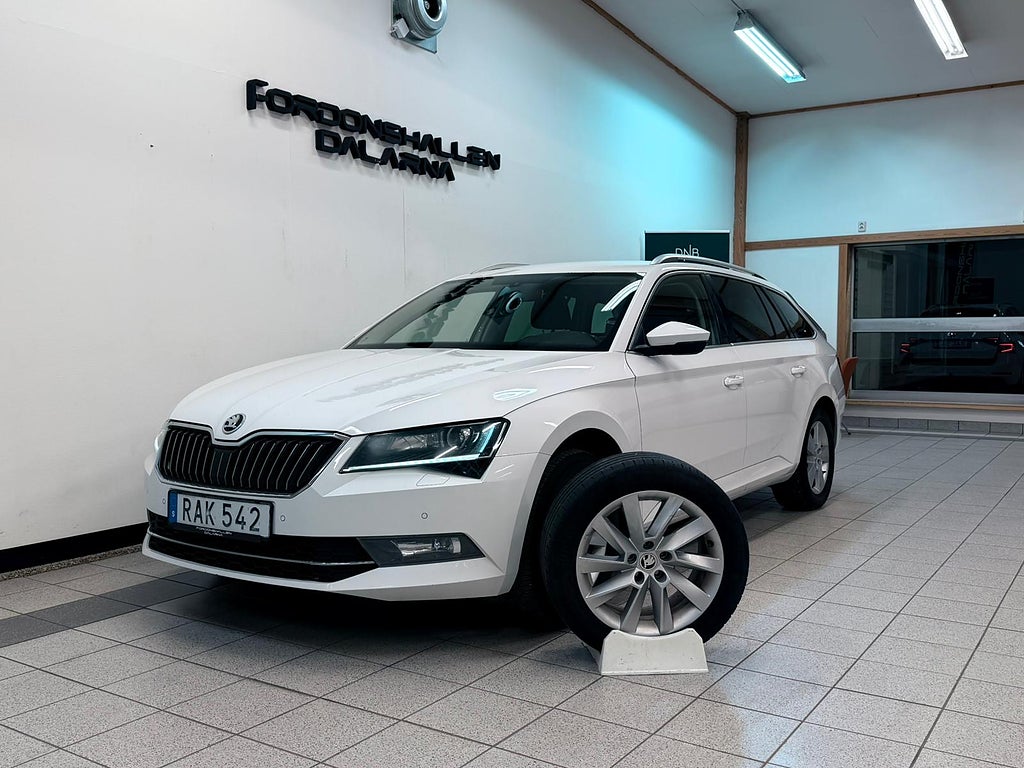 Skoda Superb Kombi 2.0 TDI 4x4 SCR Style Kamrem bytt / Drag / NY BES