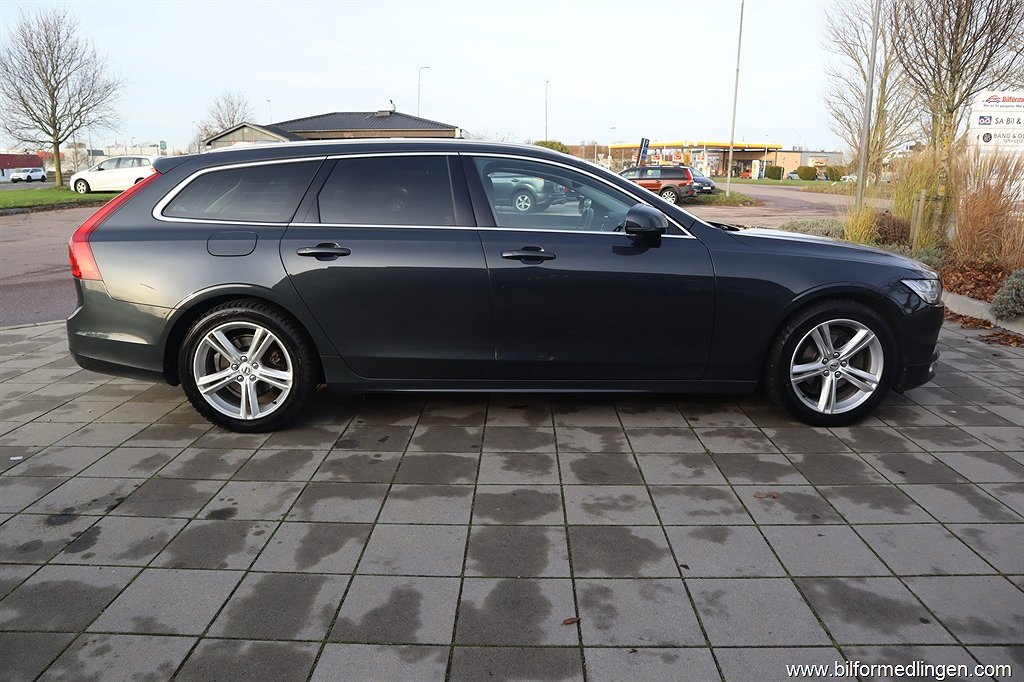 Volvo V90 D4 190hk Momentum Advanced Edition BLIS Navi Drag SkinnSvensksål