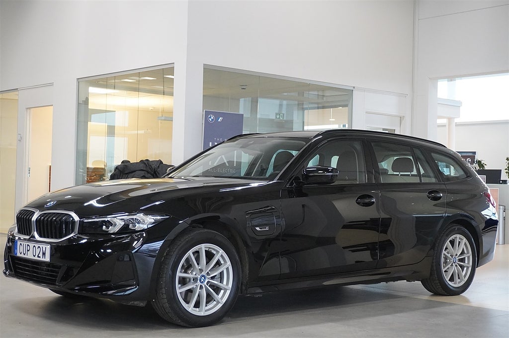 BMW 330 e xDrive Touring Ränta 4,95% | Sportstolar Drag Akustik Glas