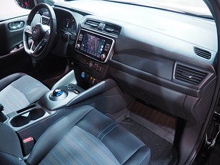 Halvkombi Nissan Leaf 6 av 22