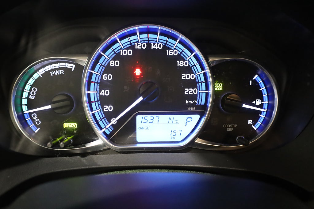 Toyota Yaris Hybrid e-CVT Active Navi Kamera Blåtand M-Värme 2015