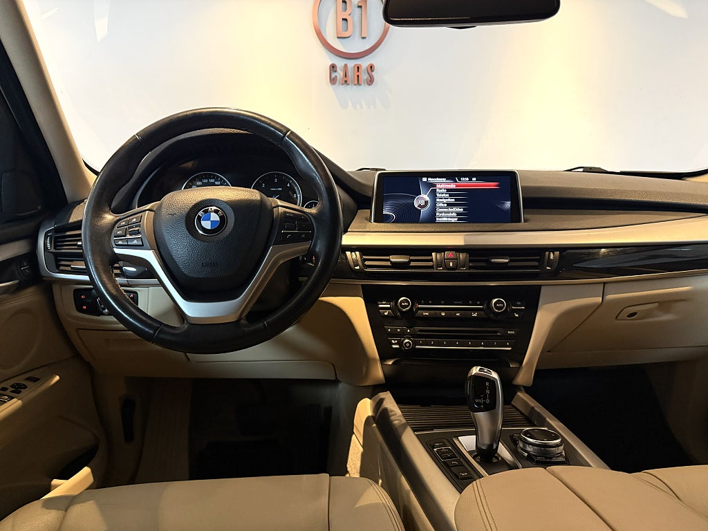 BMW X5 xDrive30d 7-SITS DRAG HELSKINN B-KAMERA FULLSERVAD