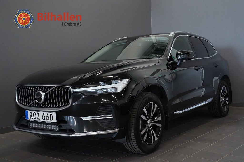 Volvo XC60 Recharge T6 AWD Core Panorama VoC Värmare Drag H/K