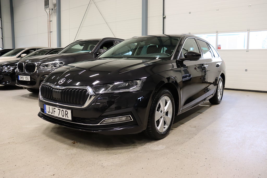 Skoda Octavia Kombi 1.5 TSI e-TEC Cockpit Drag B-Värm Pano Navi 150hk