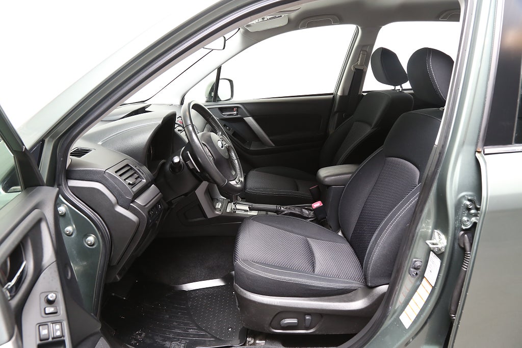 Subaru Forester 2,0i 150hk XS AWD Aut Kamera Extraljus Drag