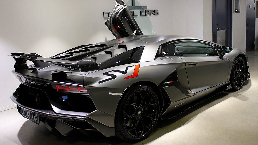 Lamborghini Aventador SVJ LP770-4 klarar av 0-100 km/h på 2,8 sekunder. 