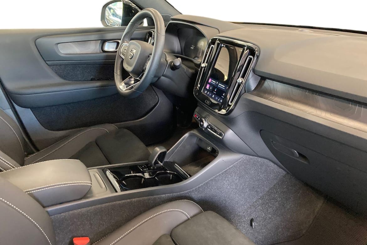 Volvo C40 Recharge Core 2023, photo 7/52