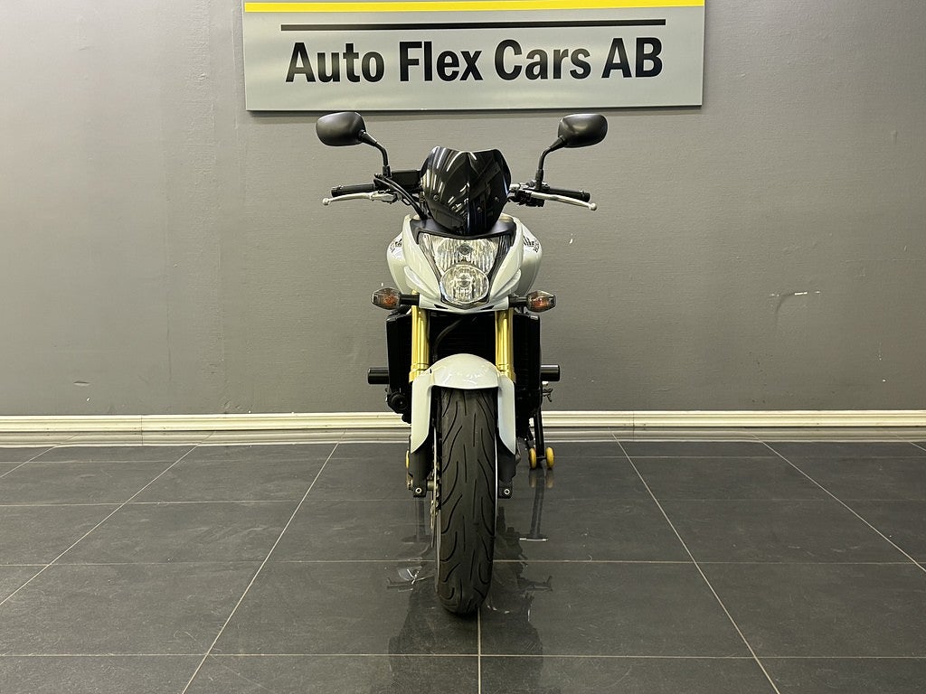 Honda Powersports CB600F Hornet | 2 Brukare | Växelvisare | Kraschpuckar |