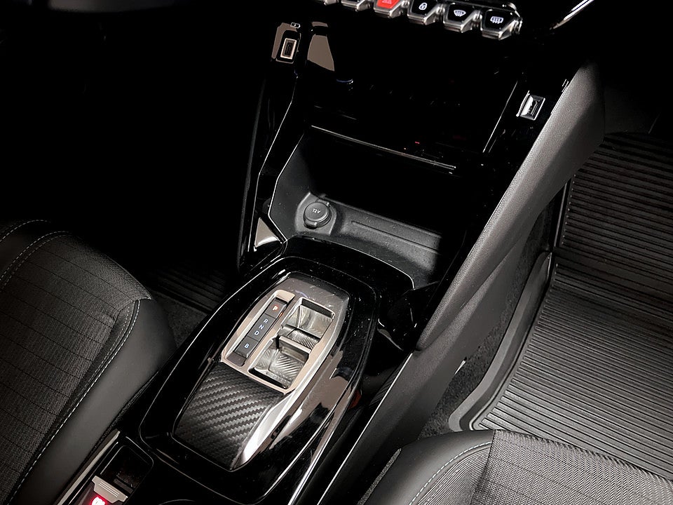 Bild på Peugeot E-2008 Allure Pack 50kWh 136hk Aut CARPLAY BACKSENSORER