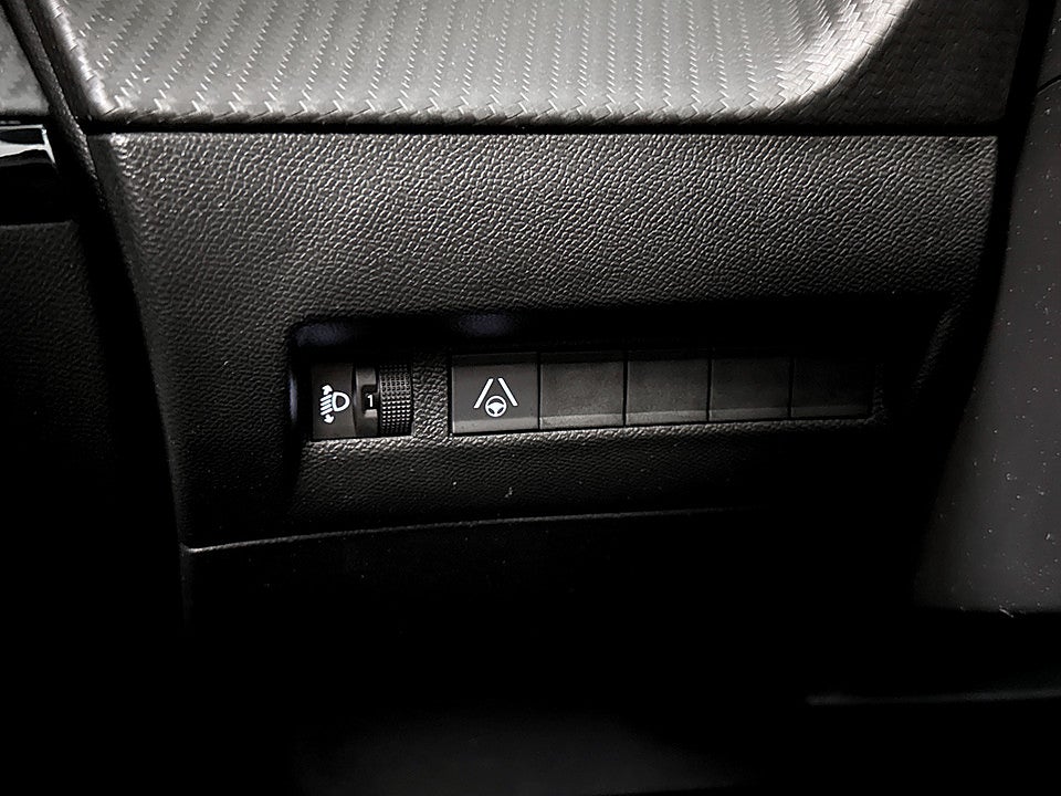Bild på Peugeot 2008 Allure 1.2 PT 130hk B-KAMERA CARPLAY