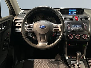 Subaru Forester 2.0 4WD Dragkrok Motorvärmare Kamera Extraljus S/V-hjul – bild 9