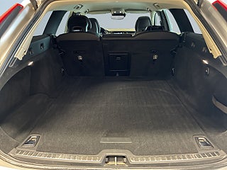 Volvo V90 Cross Country D4 AWD Pro Mvärme Dvärme Dragkrok Backkamera S&V-däck – bild 12
