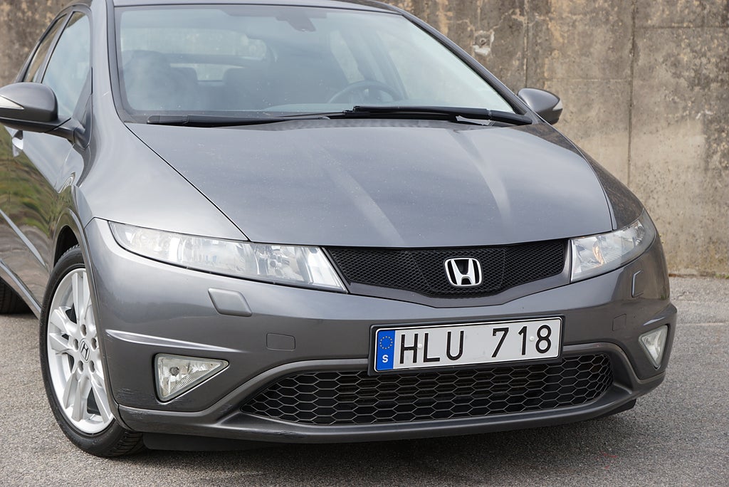Honda Civic 1.8 i-VTEC Sport 140hk|S+V Hjul|P-Sensorer|12.279Mil|