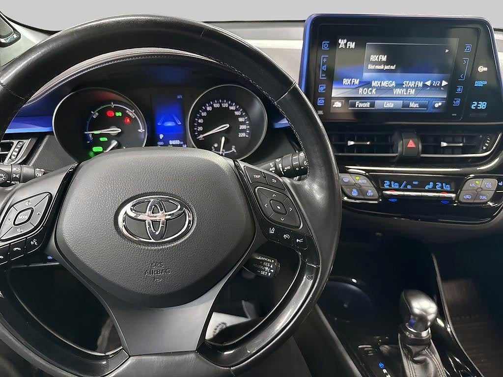 Toyota C-HR 2018 - miniatyr 9