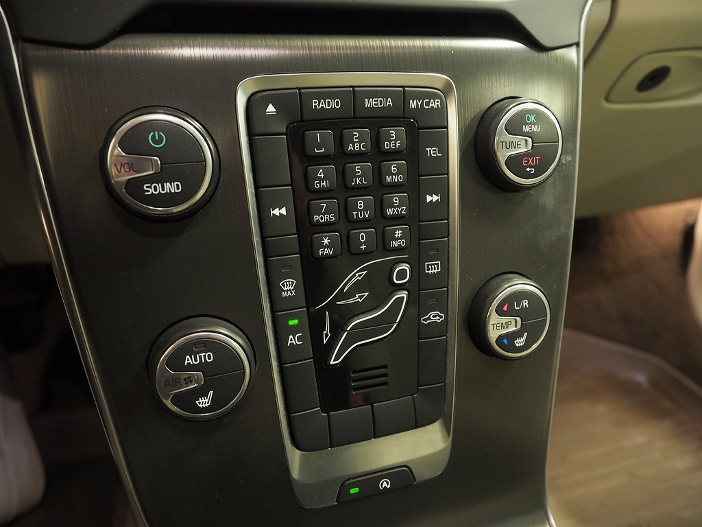 Volvo V40 Cross Country D4 Automat | Summum | Drag | 2014
