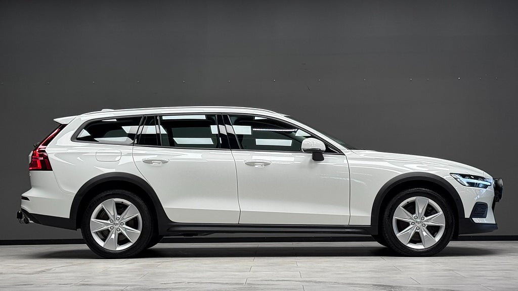 Volvo V60 Cross Country 2020 - miniatyr 5