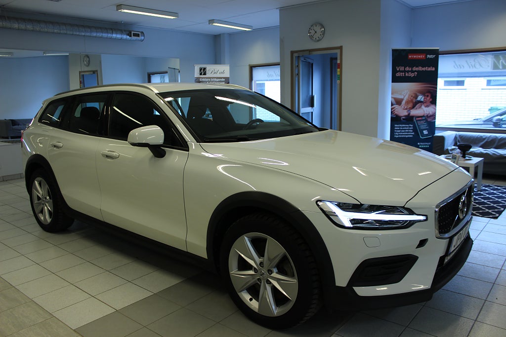 Volvo V60 Cross Country D4 AWD Momentum