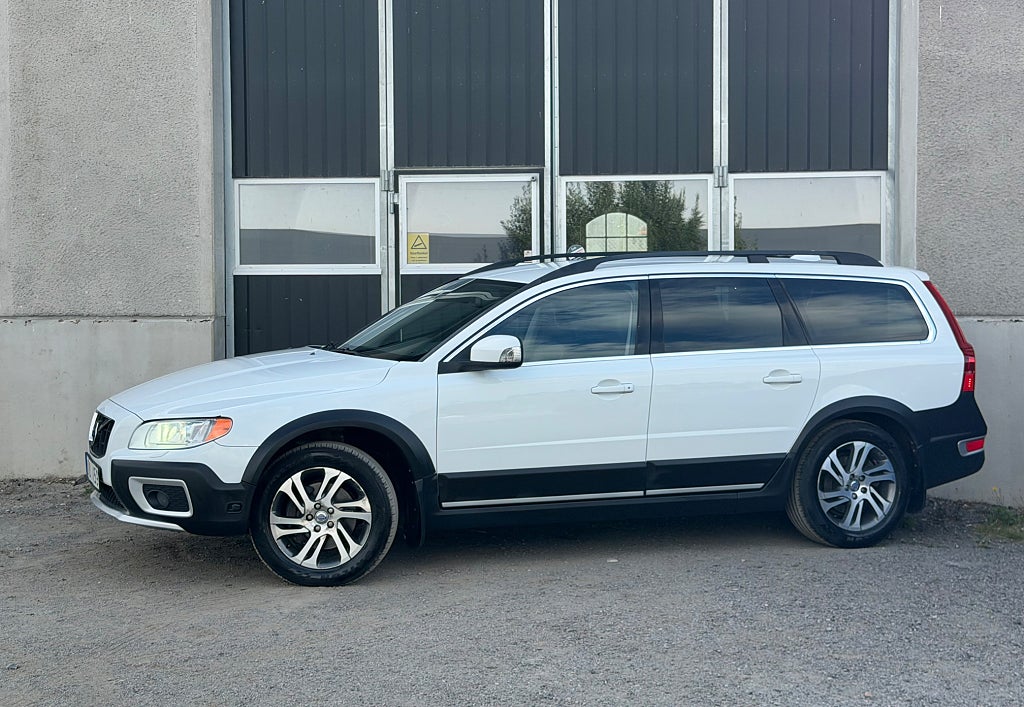 Volvo XC70 D3 AWD Summum Elstol förare m minne Värmare Drag 