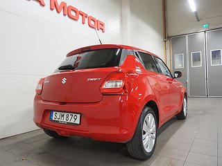 Halvkombi Suzuki Swift 8 av 23