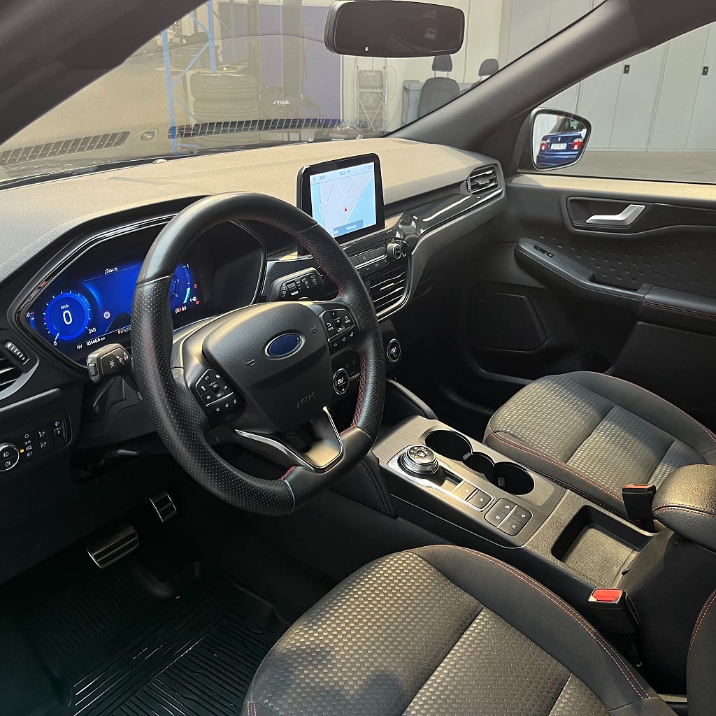 Ford Kuga 2.0 EcoBlue AWD ST-Line Kamera Navi Värmare Drag